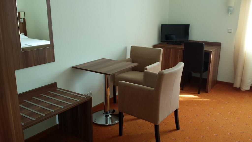 Stiftshotel Garsten Steyr Habitación foto